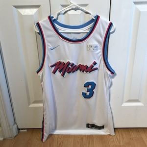 Retro Dywane Wade Miama Heat jersey.